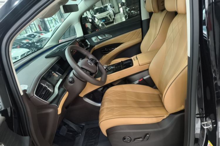 Used Denza D9 2024 DM-i 980 Four-Wheel Drive Prestige Model Left Front Seat