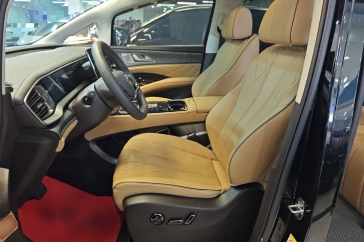 Used Denza D9 2024 DM-i 1050 Luxury Model Left Front Seat
