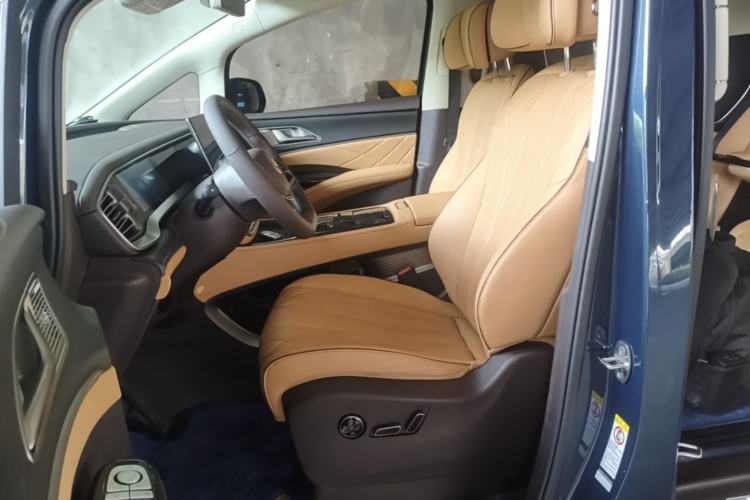 Used Denza D9 2024 DM-i 980 Four-Wheel Drive Flagship Model Left Front Seat