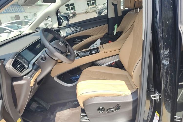 Used Denza D9 2024 EV 600 Four-Wheel-Drive Flagship Model Left Front Seat