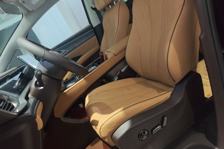 Used Denza D9 2024 DM-i 1050 Luxury Model Left Front Seat