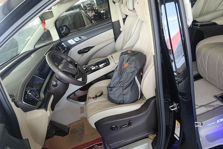 Used Denza D9 2024 DM-i 980 Four-Wheel Drive Flagship Model Left Front Seat