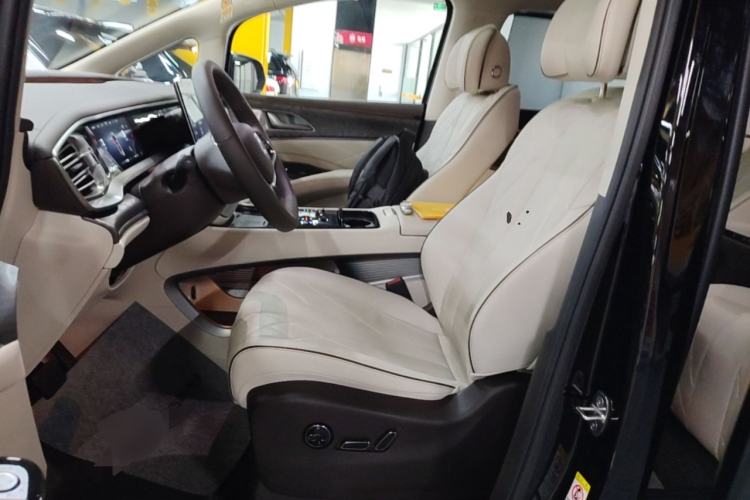 Used Denza D9 2024 DM-i 980 Four-Wheel Drive Prestige Model Left Front Seat