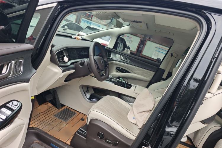 Used Denza D9 2024 DM-i 1050 Luxury Model Left Front Seat