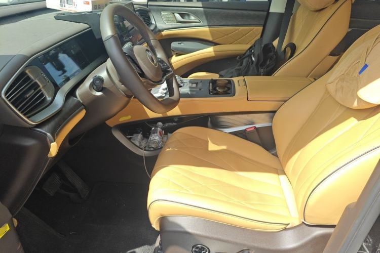 Used Denza D9 2024 DM-i 980 Four-Wheel Drive Prestige Model Left Front Seat