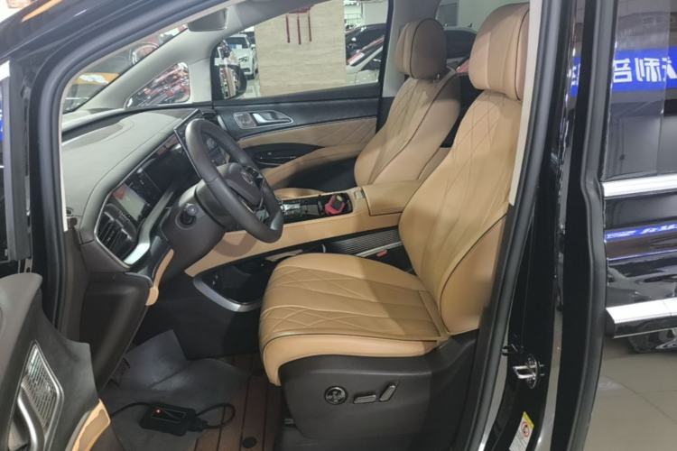 Used Denza D9 2024 DM-i 1050 Luxury Model Left Front Seat