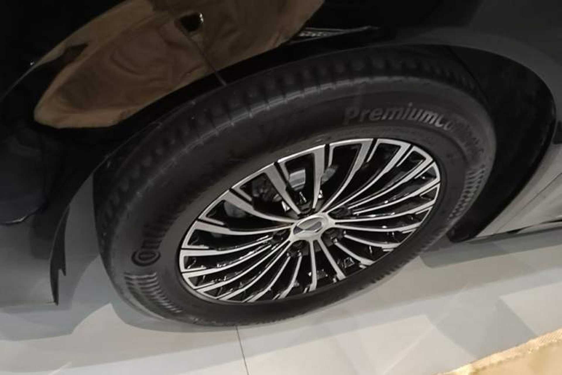 Used Denza D9 2024 DM-i 980 Four-Wheel Drive Prestige Model Left Front Wheel Hub