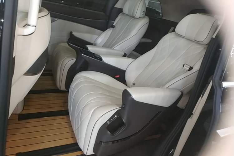 Used Denza D9 2024 DM-i 970 Luxury Model Left Rear Seat