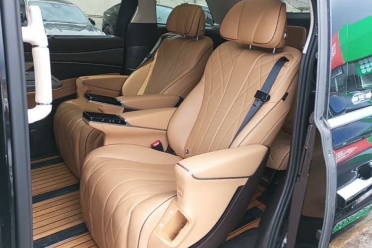 Used Denza D9 2024 DM-i 1050 Luxury Model Left Rear Seat