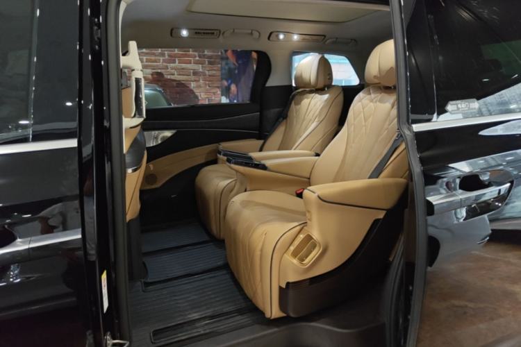 Used Denza D9 2024 EV 620 Premium Model Left Rear Seat