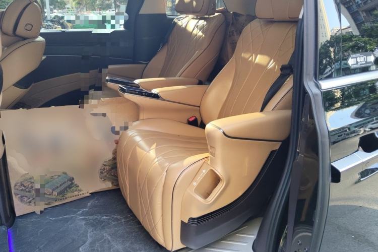 Used Denza D9 2024 DM-i 980 Four-Wheel Drive Prestige Model Left Rear Seat