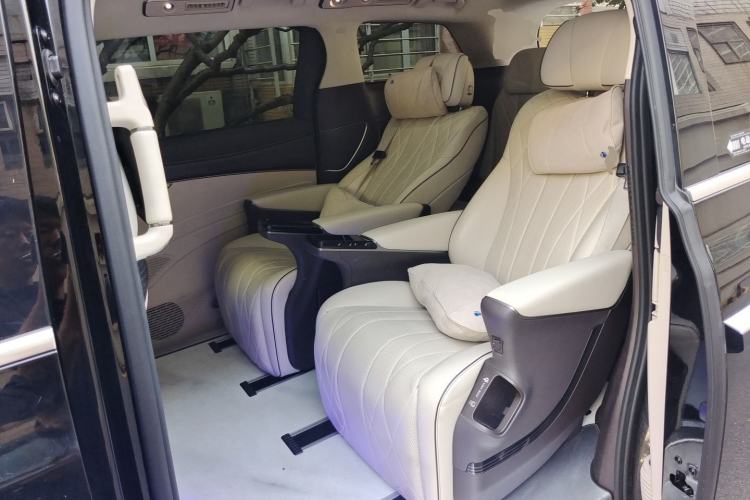 Used Denza D9 2024 DM-i 980 Four-Wheel Drive Flagship Model Left Rear Seat