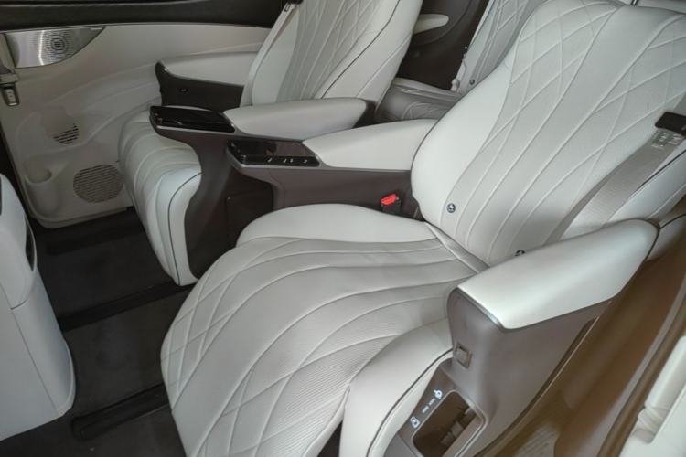 Used Denza D9 2024 DM-i 970 Luxury Model Left Rear Seat