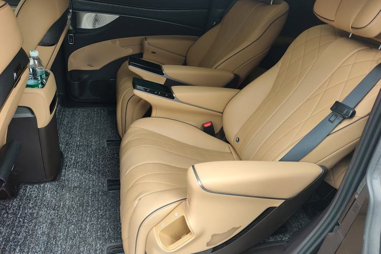 Used Denza D9 2024 EV 620 Premium Model Left Rear Seat