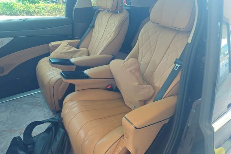 Used Denza D9 2024 DM-i 1050 Luxury Model Left Rear Seat
