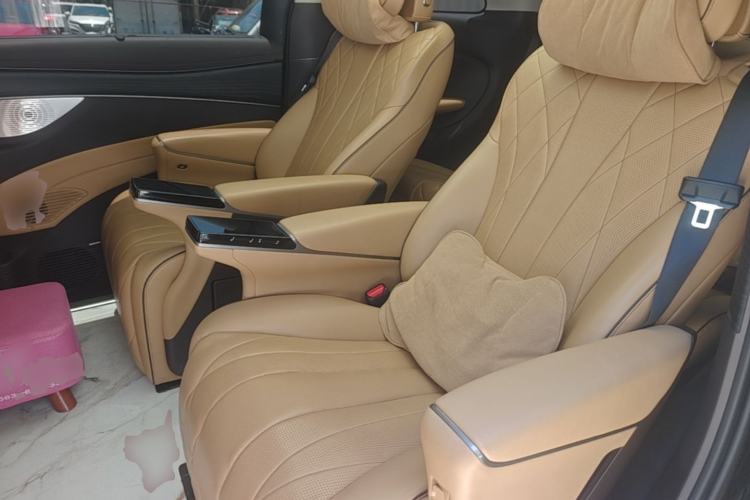 Used Denza D9 2024 EV 600 Four-Wheel-Drive Flagship Model Left Rear Seat