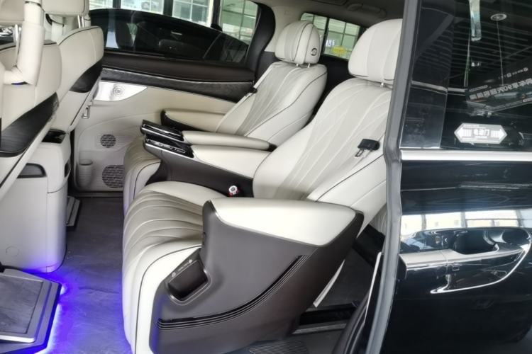 Used Denza D9 2024 DM-i 1050 Luxury Model Left Rear Seat