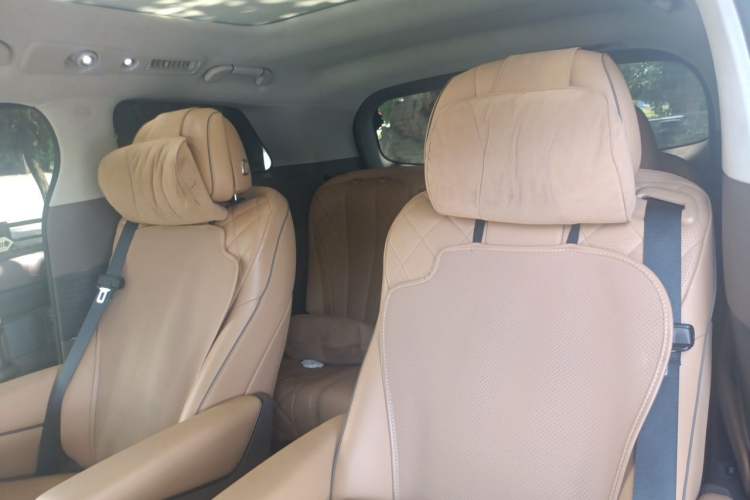 Used Denza D9 2024 DM-i 980 Four-Wheel Drive Flagship Model Left Rear Seat