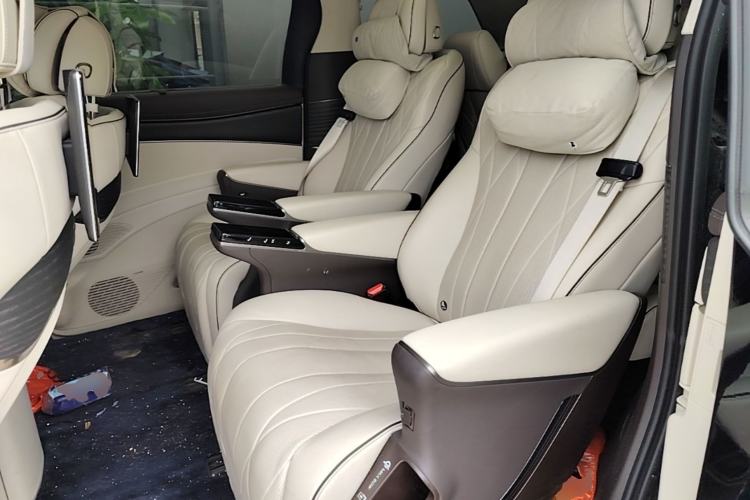 Used Denza D9 2024 DM-i 980 Four-Wheel Drive Flagship Model Left Rear Seat
