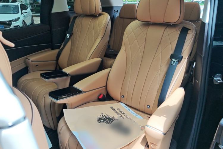 Used Denza D9 2024 DM-i 980 Four-Wheel Drive Prestige Model Left Rear Seat