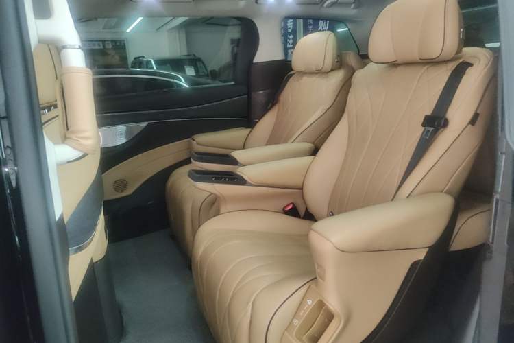 Used Denza D9 2024 DM-i 1050 Luxury Model Left Rear Seat