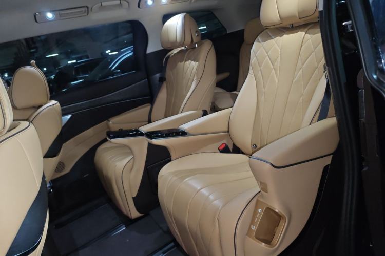 Used Denza D9 2024 DM-i 1050 Luxury Model Left Rear Seat