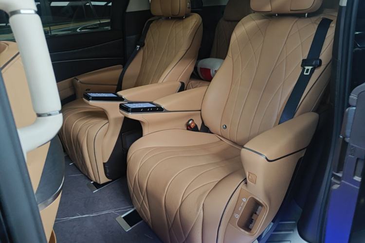 Used Denza D9 2024 DM-i 970 Luxury Model Left Rear Seat