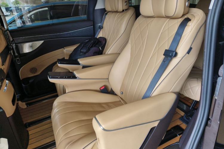 Used Denza D9 2024 EV 620 Premium Model Left Rear Seat