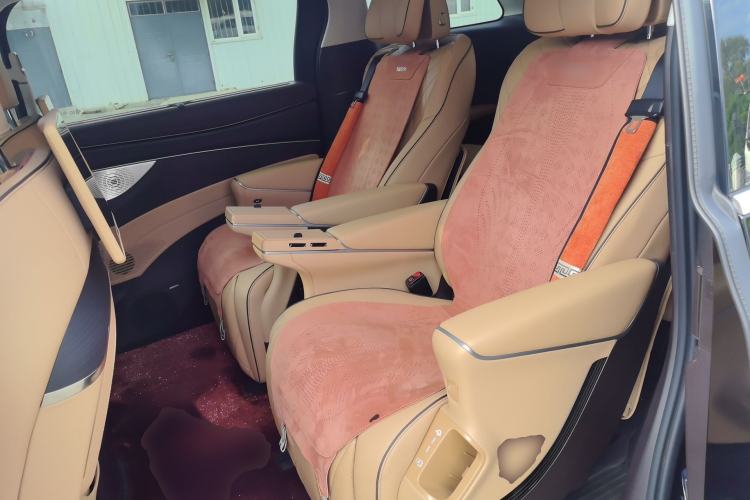Used Denza D9 2024 DM-i 980 Four-Wheel Drive Prestige Model Left Rear Seat