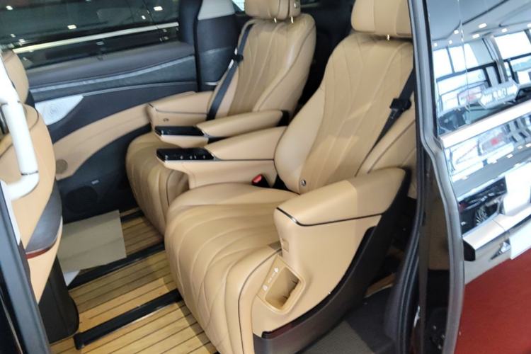 Used Denza D9 2024 DM-i 1050 Luxury Model Left Rear Seat