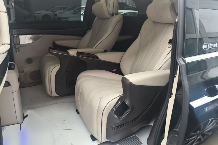 Used Denza D9 2024 DM-i 1050 Luxury Model Left Rear Seat