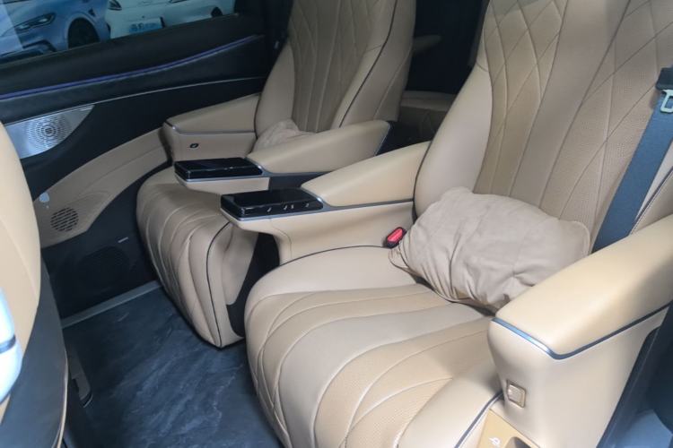 Used Denza D9 2024 DM-i 980 Four-Wheel Drive Prestige Model Left Rear Seat