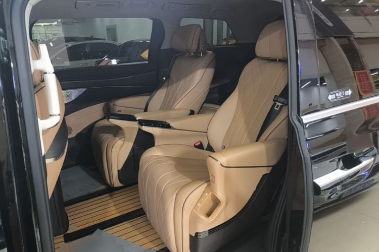 Used Denza D9 2024 DM-i 1050 Luxury Model Left Rear Seat