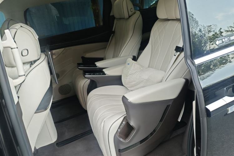 Used Denza D9 2024 DM-i 980 Four-Wheel Drive Prestige Model Left Rear Seat