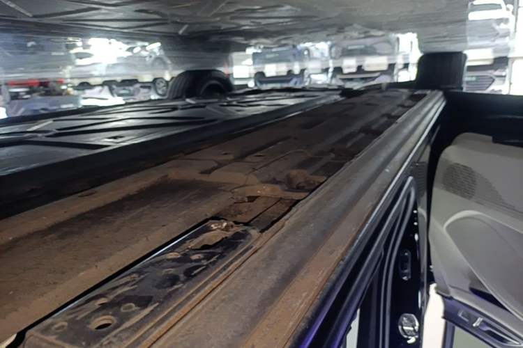 Used Denza D9 2024 DM-i 980 Four-Wheel Drive Prestige Model Left Side Sill
