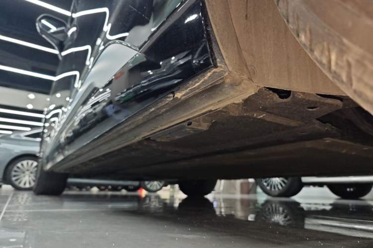 Used Denza D9 2024 DM-i 980 Four-Wheel Drive Prestige Model Left Side Sill