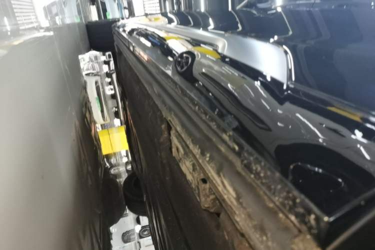 Used Denza D9 2024 DM-i 980 Four-Wheel Drive Prestige Model Left Side Sill