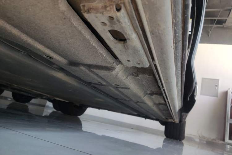 Used Denza D9 2024 DM-i 980 Four-Wheel Drive Prestige Model Left Side Sill