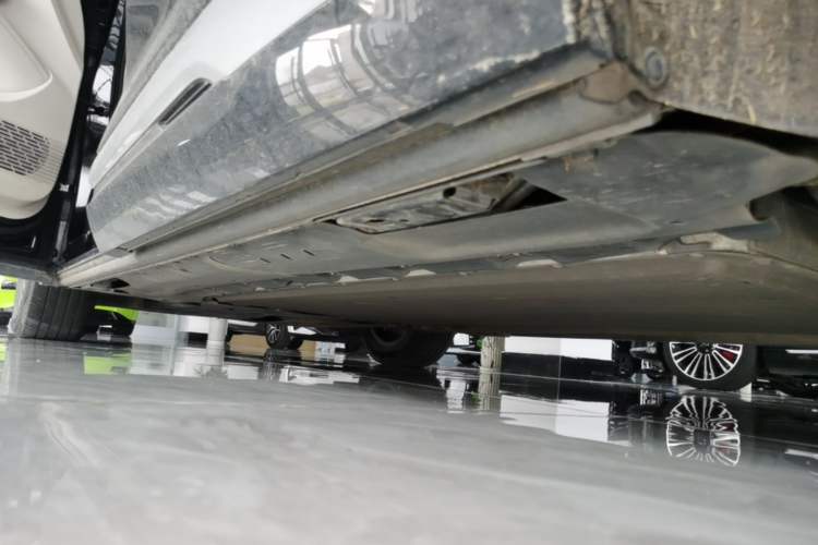 Used Denza D9 2024 DM-i 980 Four-Wheel Drive Flagship Model Left Side Sill