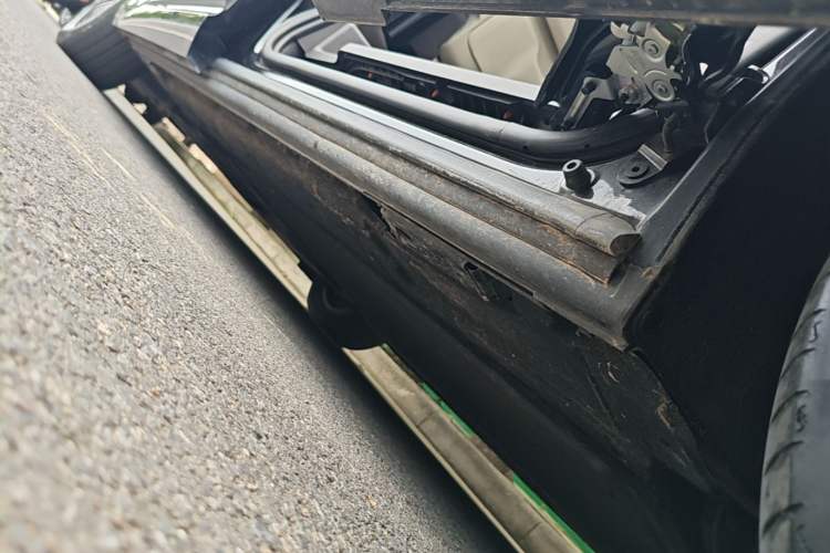 Used Denza D9 2024 DM-i 980 Four-Wheel Drive Flagship Model Left Side Sill