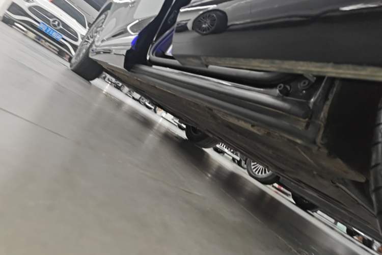 Used Denza D9 2024 DM-i 980 Four-Wheel Drive Prestige Model Left Side Sill