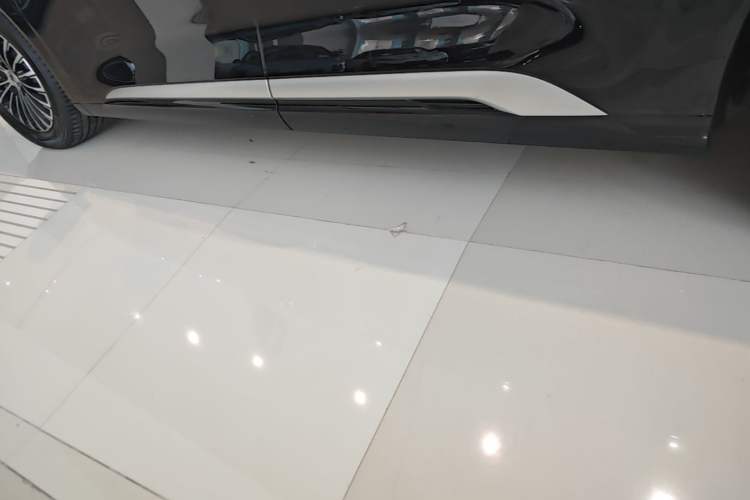Used Denza D9 2024 DM-i 980 Four-Wheel Drive Prestige Model Left Side Sill