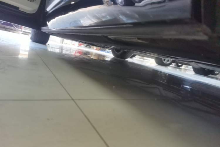 Used Denza D9 2024 DM-i 980 Four-Wheel Drive Prestige Model Left Side Sill