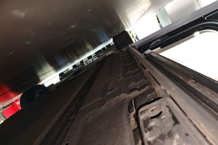 Used Denza D9 2024 DM-i 980 Four-Wheel Drive Flagship Model Left Side Sill