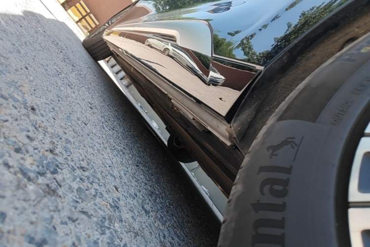 Used Denza D9 2024 DM-i 980 Four-Wheel Drive Flagship Model Left Side Sill