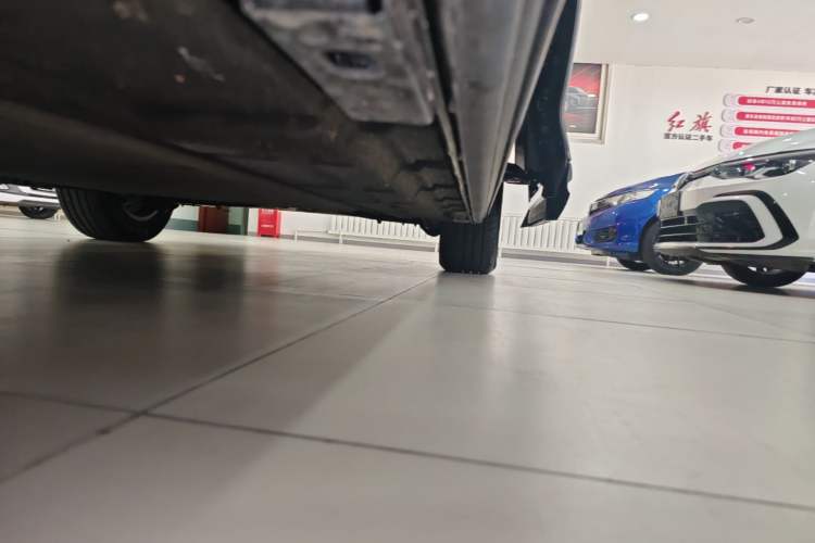 Used Denza D9 2024 DM-i 980 Four-Wheel Drive Prestige Model Left Side Sill