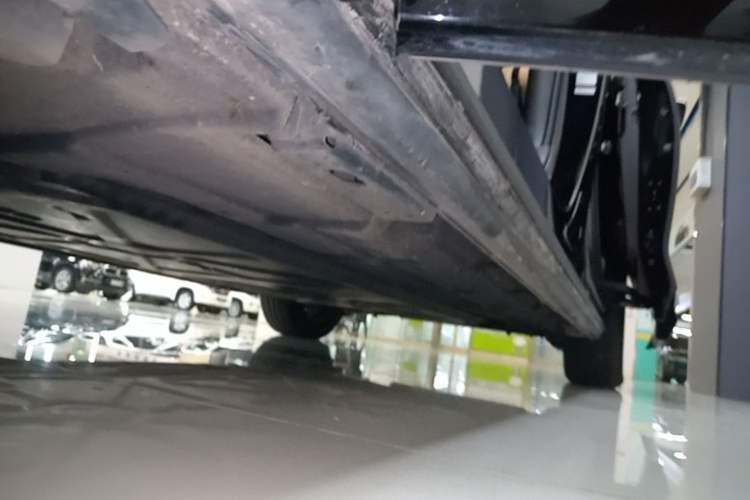 Used Denza D9 2024 DM-i 980 Four-Wheel Drive Prestige Model Left Side Sill