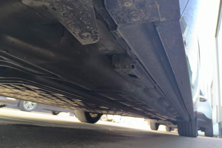 Used Denza D9 2024 DM-i 980 Four-Wheel Drive Flagship Model Left Side Sill
