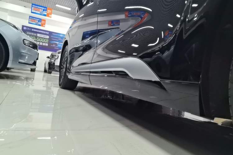 Used Denza D9 2024 DM-i 980 Four-Wheel Drive Prestige Model Left Side Sill