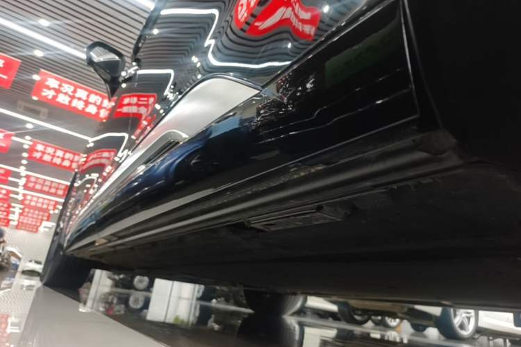 Used Denza D9 2024 DM-i 980 Four-Wheel Drive Flagship Model Left Side Sill